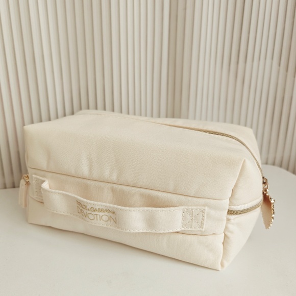 New Dolce & Gabbana Beauty Devotion Ivory Off White Cosmetic Toiletry Travel Bag - Picture 2 of 8